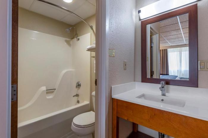 Comfort Inn & Suites Gateway To Glacier National Park Шелби Номер фото